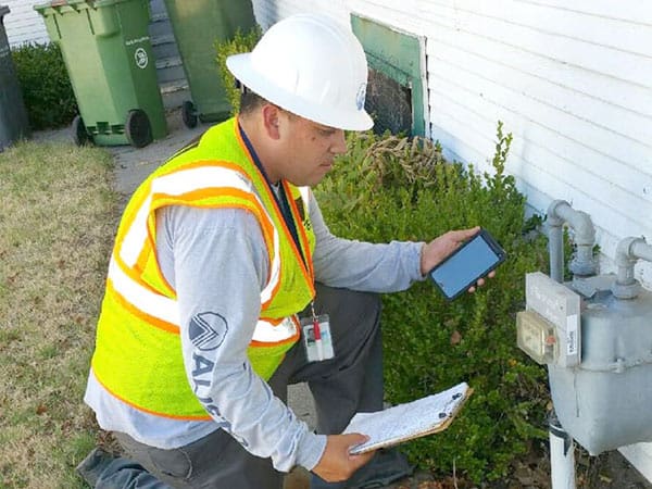 Alisto Engineering performing a atmospheric corrosion (AC) meter set inspection for PG&E